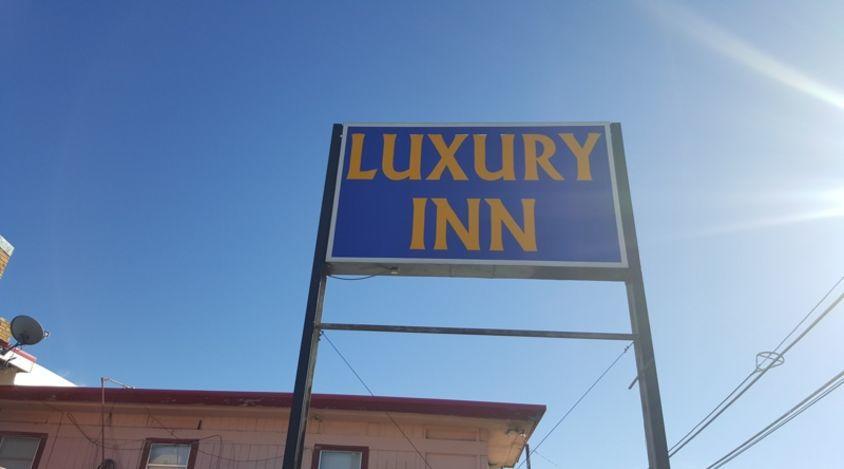 Luxury Inn Midland Exterior photo